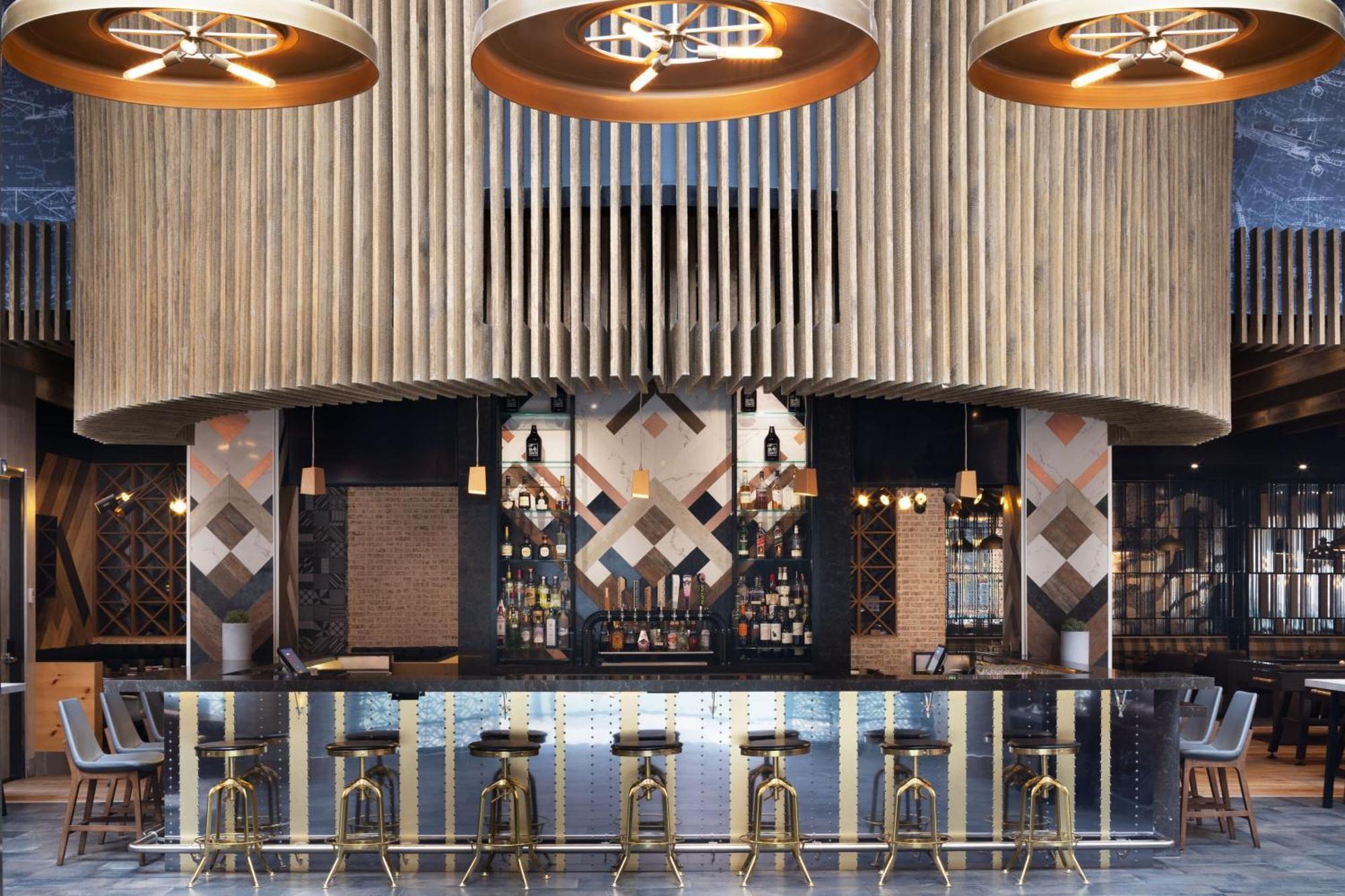 Delta Hotels By Marriott Edmonton Centre Suites מראה חיצוני תמונה